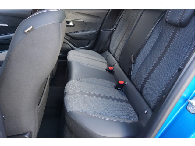 Foto 10 van Peugeot 208 1.2 Hybrid 110 e-DCS6 Allure Cruise control adaptief/file assistent
