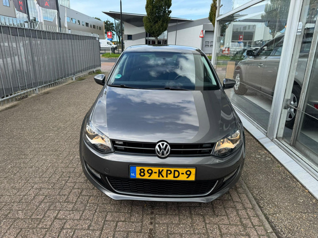 Foto 3 van Volkswagen Polo 1.4-16V Highline | 3e eigenaar | Airco | Trekhaak | Parkeersensoren | Cruise control