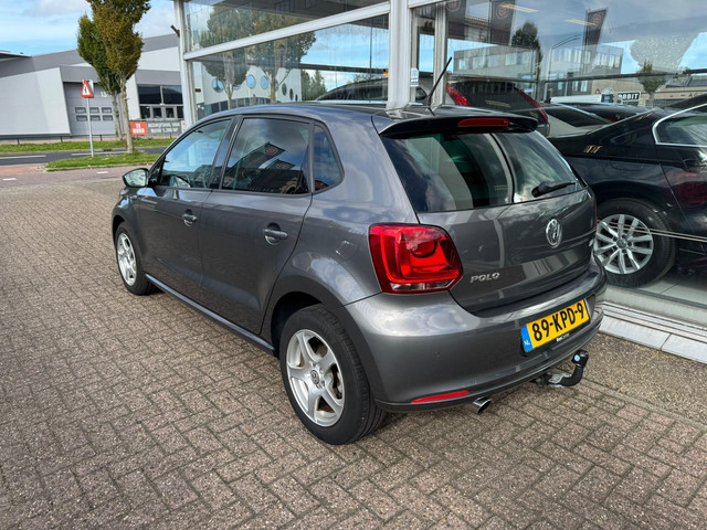 Foto 9 van Volkswagen Polo 1.4-16V Highline | 3e eigenaar | Airco | Trekhaak | Parkeersensoren | Cruise control