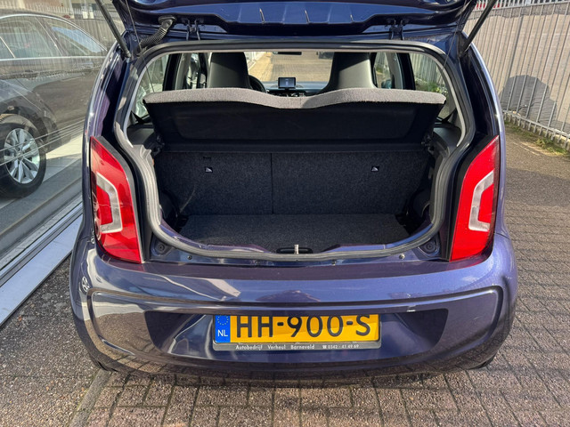 Foto 7 van Volkswagen Up! 1.0 move up! BlueMotion | Airco | Elektrische ramen | Nieuwe APK | NAP |