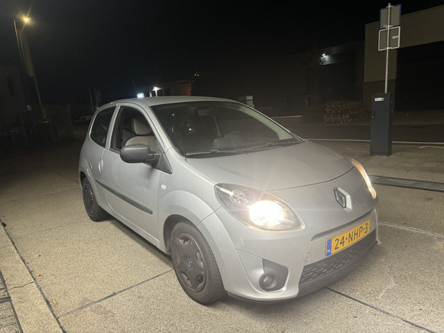 Foto 9 van Renault Twingo 1.2-16V Airco Bluetooth LAGE KM NETJES