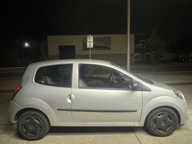 Foto 6 van Renault Twingo 1.2-16V Airco Bluetooth LAGE KM NETJES