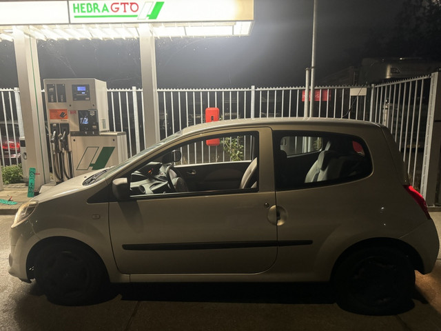 Foto 5 van Renault Twingo 1.2-16V Airco Bluetooth LAGE KM NETJES