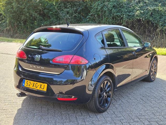 Foto 9 van Seat Leon 1.6 Sportstyle|AIRCO|CruiseControl|NW APK 10-2027 + Onderhoudsbeurt|KM NAP|Distributie 186