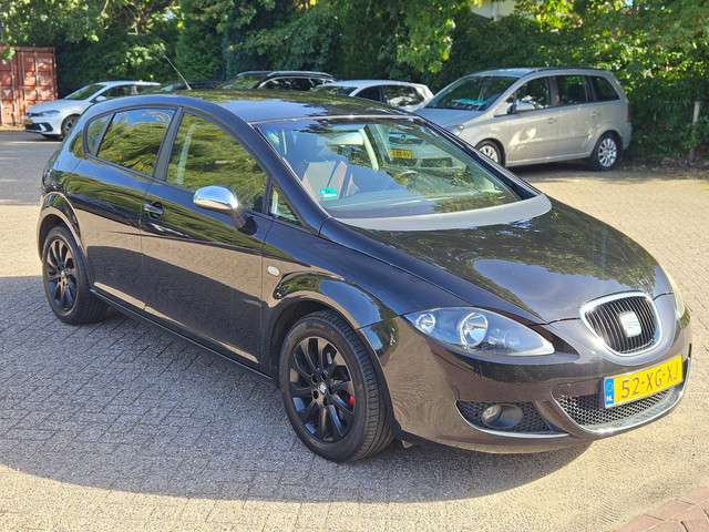 Foto 7 van Seat Leon 1.6 Sportstyle|AIRCO|CruiseControl|NW APK 10-2027 + Onderhoudsbeurt|KM NAP|Distributie 186