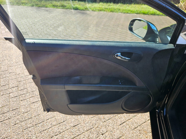 Foto 2 van Seat Leon 1.6 Sportstyle|AIRCO|CruiseControl|NW APK 10-2027 + Onderhoudsbeurt|KM NAP|Distributie 186