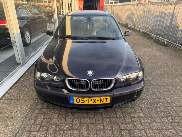 Foto 3 van BMW 3-serie 325i Lifestyle Edition