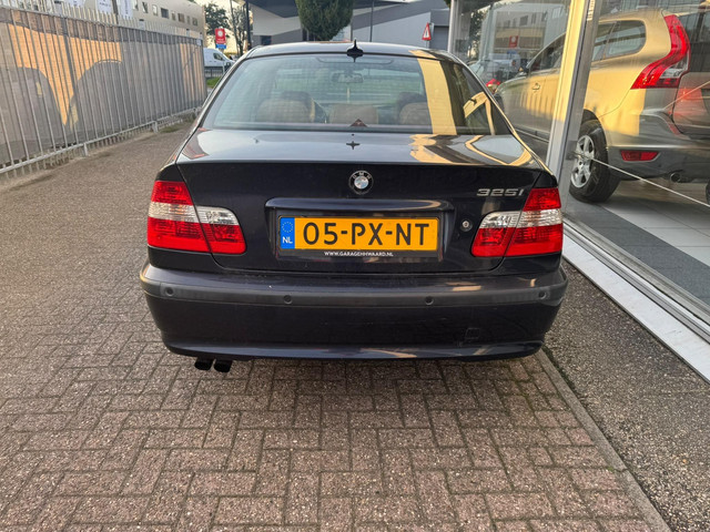 Foto 6 van BMW 3-serie 325i Lifestyle Edition