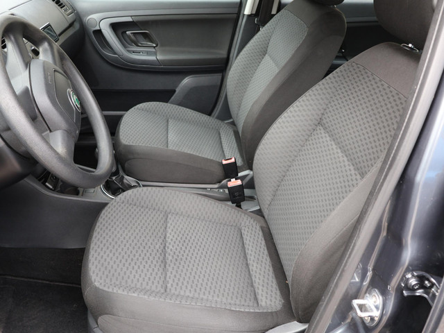 Foto 8 van Skoda Fabia Combi 1.2 TSI Ambition NAP Trekhaak Airco APK