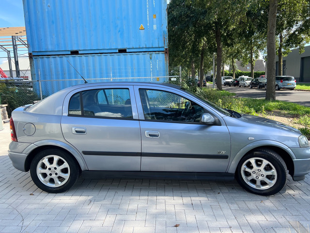 Foto 2 van Opel Astra 1.6 Njoy 159.636KM Automaat