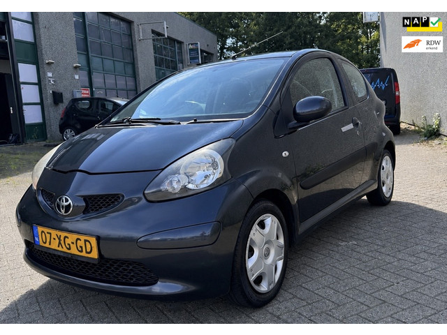 Foto 2 van Toyota Aygo 1.0-12V | grijs NAP|Airco|