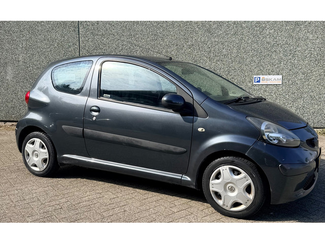 Foto 3 van Toyota Aygo 1.0-12V | grijs NAP|Airco|