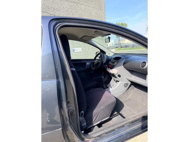 Foto 7 van Toyota Aygo 1.0-12V | grijs NAP|Airco|