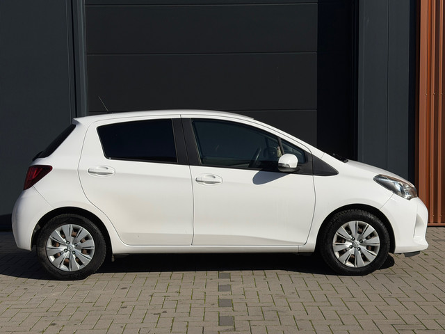 Foto 8 van Toyota Yaris 1.0 VVT-i Comfort|Airco|Scherm|Bluetooth|Elektrische Ramen