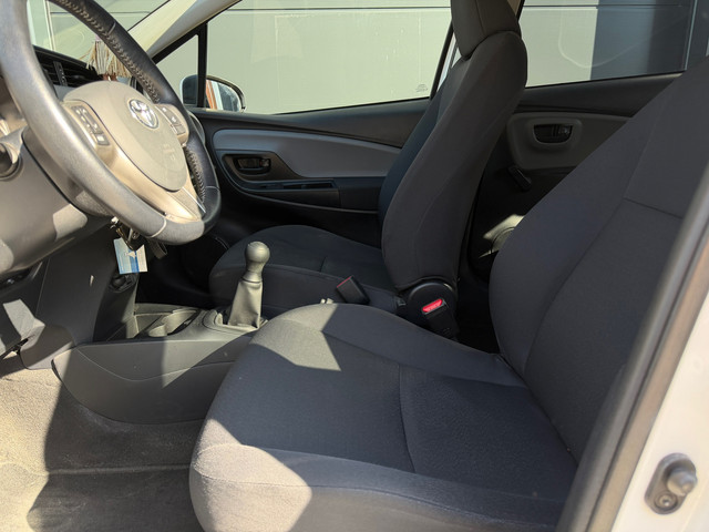 Foto 10 van Toyota Yaris 1.0 VVT-i Comfort|Airco|Scherm|Bluetooth|Elektrische Ramen