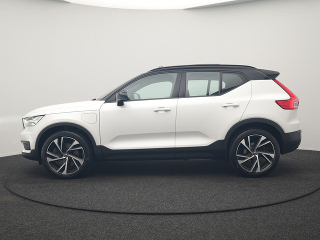 Foto 3 van Volvo XC40 T5 Recharge R-Design PHEV 262pk | Panodak | Adaptive Cruise | Camera | Alcantara Sportsto