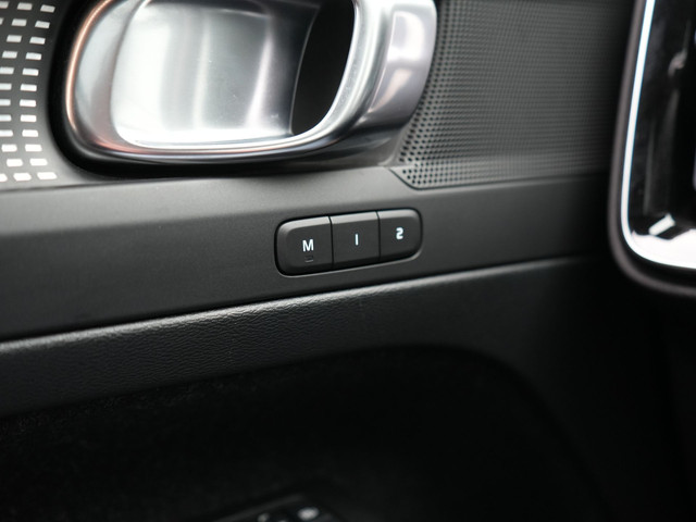 Volvo XC40 T5 Recharge R-Design PHEV 262pk | Panodak | Adaptive Cruise | Camera | Alcantara Sportsto