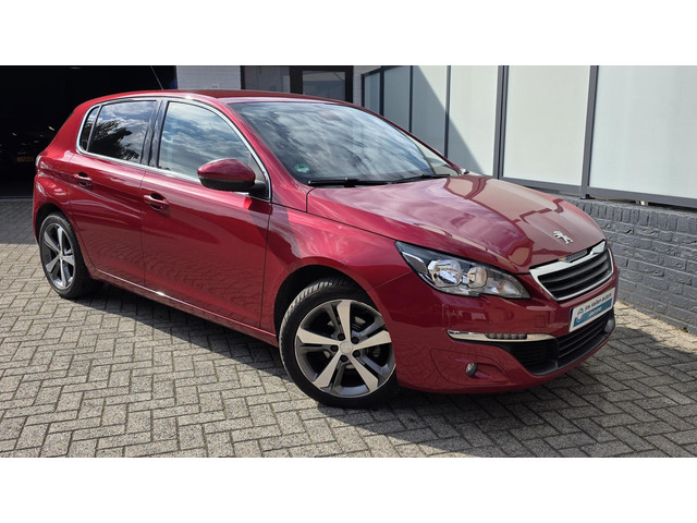 Foto 4 van Peugeot 308 1.2 PureTech Allure Nieuwe Distributieriem!