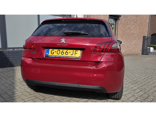 Foto 7 van Peugeot 308 1.2 PureTech Allure Nieuwe Distributieriem!
