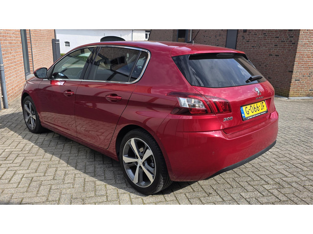 Foto 10 van Peugeot 308 1.2 PureTech Allure Nieuwe Distributieriem!