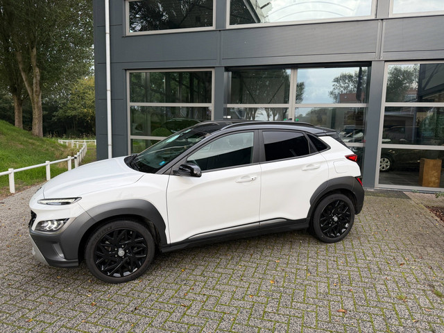 Foto 10 van Hyundai KONA 1.6 GDI HEV Fashion two tone - camera