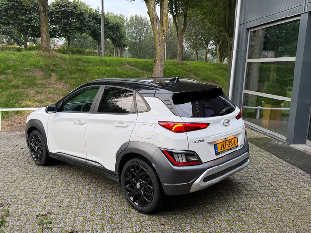 Foto 8 van Hyundai KONA 1.6 GDI HEV Fashion two tone - camera