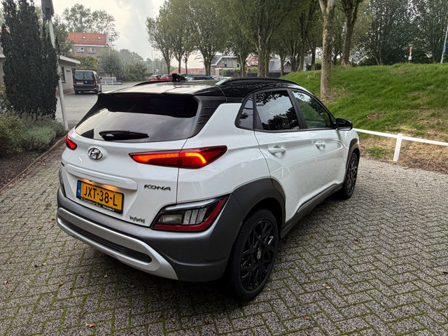 Foto 6 van Hyundai KONA 1.6 GDI HEV Fashion two tone - camera
