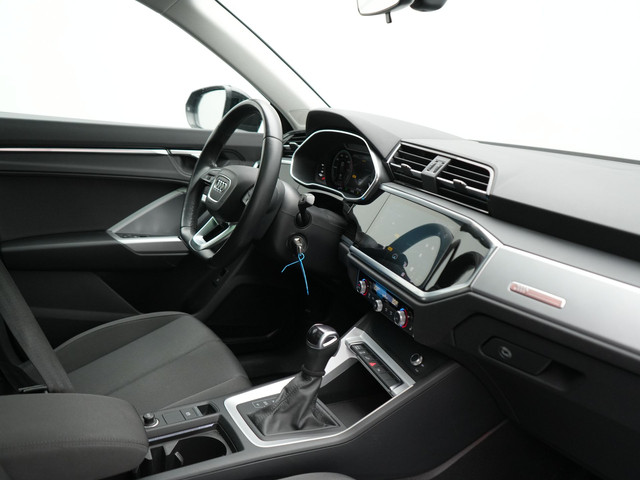 Foto 5 van Audi Q3 45 TFSI e Advanced edition PHEV 245pk Dealer O.H | Panodak | 360 Camera | Blis | Voorstoelen