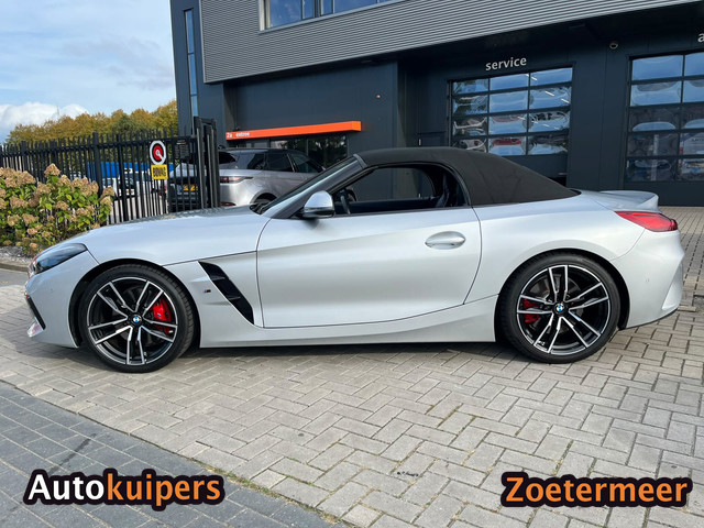 Foto 2 van BMW Z4 Roadster BMW Z4 Sdrive20i 197pk Aut 2021 M Sport Grijs FULL OPTIONS