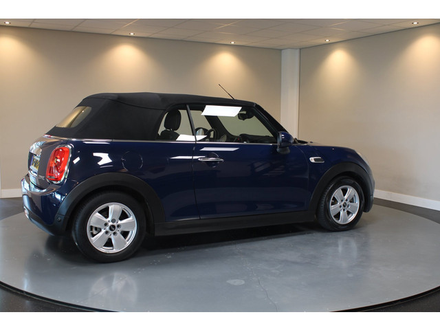 Foto 2 van Mini Cabrio 1.5 Cooper Business *Automaat* Climate|Cruise|Navi|PDC|BT|Windscherm|Neon-ring|Origineel