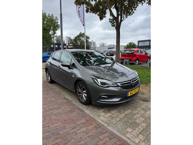 Foto 3 van Opel Astra 1.0 Automaat Innovation Navi Camera Trekhaak Parking pack Dodehoek Schuifkanteldak Dealer