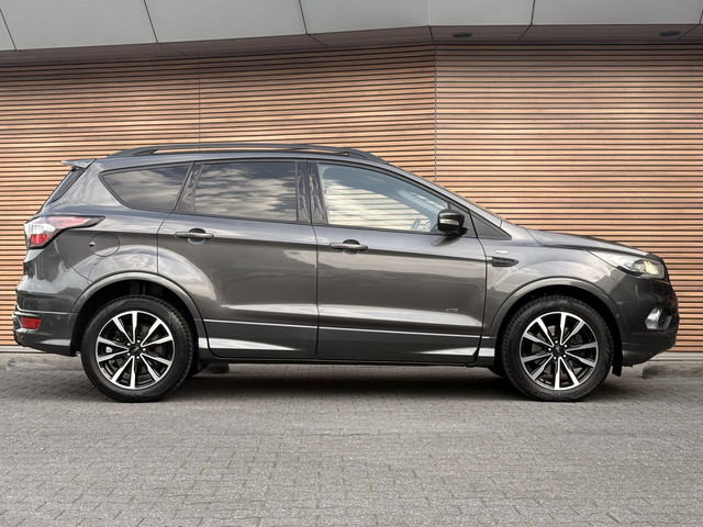 Foto 6 van Ford Kuga 1.5 AWD EcoBoost ST Line Trekhaak / Automaat / Navi / Camera