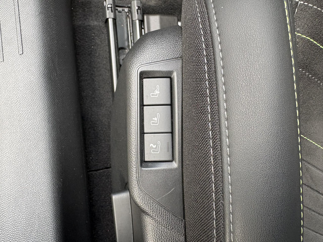 Peugeot 208 GT Pack 1.2 Hybrid 145pk e-DCS6 | ALCANTARA | DODEHOEKBEW. | STOELVERW. | 360° CAMERA |
