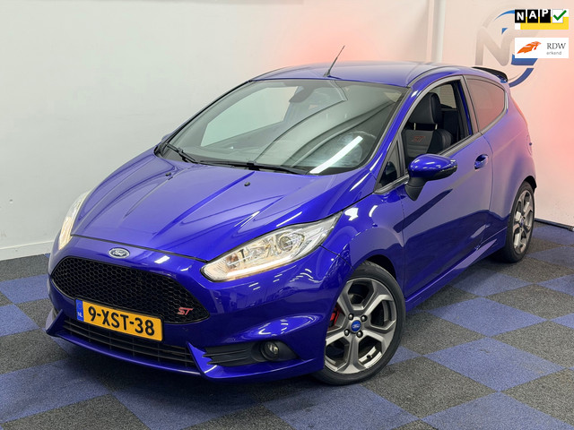 Foto 2 van Ford Fiesta 1.6 ST2 / RECENT DISTRIBUTIE VV / RICARDO STOELEN / DEALER ONDERHOUDEN