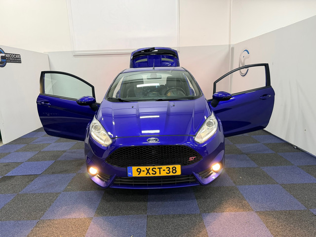 Foto 7 van Ford Fiesta 1.6 ST2 / RECENT DISTRIBUTIE VV / RICARDO STOELEN / DEALER ONDERHOUDEN