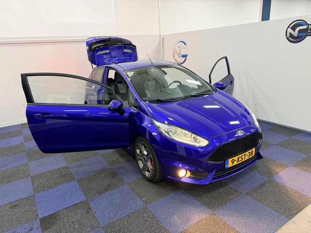 Foto 9 van Ford Fiesta 1.6 ST2 / RECENT DISTRIBUTIE VV / RICARDO STOELEN / DEALER ONDERHOUDEN