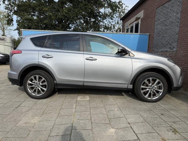 Foto 3 van Toyota RAV4 2.5 Hybrid AWD Executive Keyless entry + starten, Navigatiesysteem