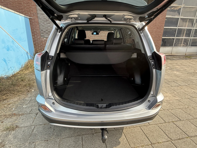 Foto 8 van Toyota RAV4 2.5 Hybrid AWD Executive Keyless entry + starten, Navigatiesysteem