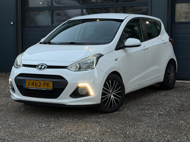 Foto 2 van Hyundai I10 1.0i i-Drive AIRCO STUURVERWARMING STOELVERWARMING NWE APK BT AUDIO