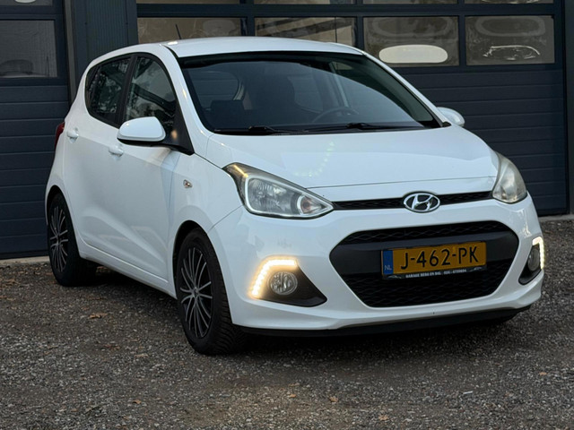 Foto 4 van Hyundai I10 1.0i i-Drive AIRCO STUURVERWARMING STOELVERWARMING NWE APK BT AUDIO