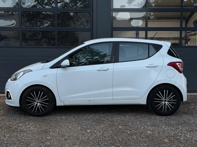 Foto 6 van Hyundai I10 1.0i i-Drive AIRCO STUURVERWARMING STOELVERWARMING NWE APK BT AUDIO
