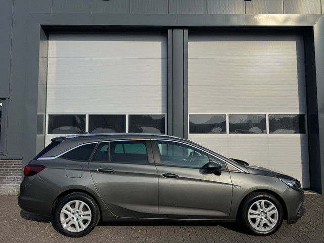 Foto 10 van Opel Astra Sports Tourer 1.0 Turbo Business Navigatie PDC