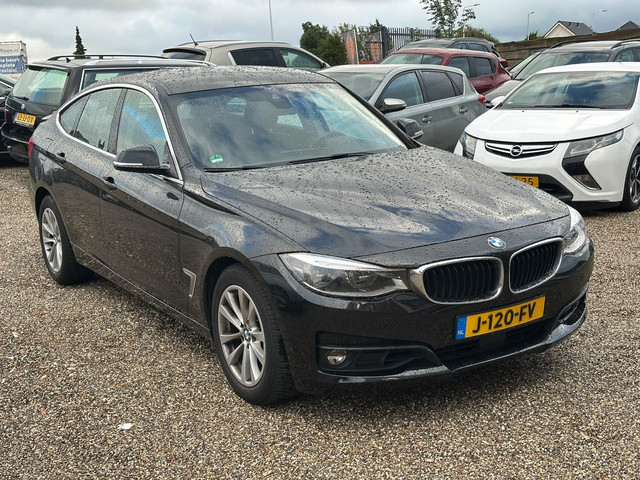 Foto 2 van BMW 3-serie Gran Turismo 330i Centennial High Executive Adaptief Cruise Lane Assist Nieuwe Banden Ze