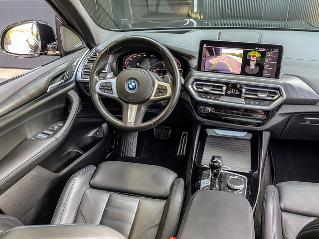 Foto 6 van BMW X3 xDrive30e 292PK High Executive M-Sport | M-SPORT KUIPSTOELEN | HEAD-UP | PANO | HARMAN KARDON