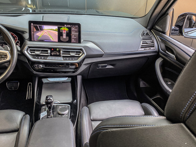 Foto 5 van BMW X3 xDrive30e 292PK High Executive M-Sport | M-SPORT KUIPSTOELEN | HEAD-UP | PANO | HARMAN KARDON