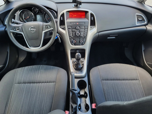 Foto 4 van Opel Astra Sports Tourer 1.4 Turbo Selection / Airco / Trekhaak / Cruise Control /