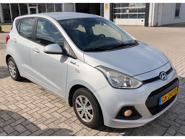 Foto 4 van Hyundai I10 1.0i i-Motion Comfort CRUISE CONTROL | TREKHAAK