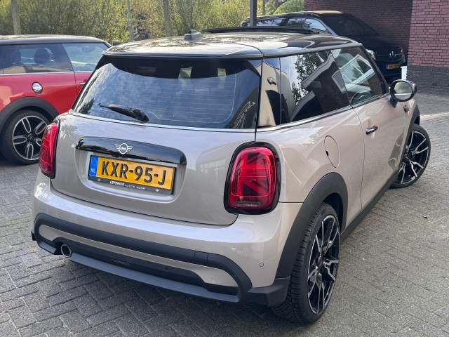 Foto 2 van MINI MINI COOPER / PANO/ LED / HEADUP / 18INCH  / BTW AUTO