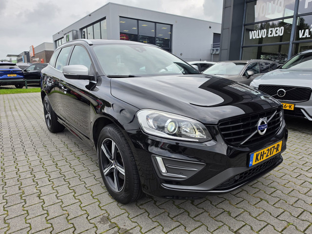 Foto 9 van Volvo XC60 2.0 T5 FWD Nordic+ | Achteruitrijd Camera | Afneembare Trekhaak | / R-Design | Voorstoele