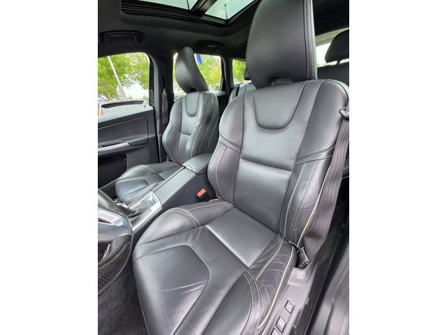 Volvo XC60 2.0 T5 FWD Nordic+ | Achteruitrijd Camera | Afneembare Trekhaak | / R-Design | Voorstoele